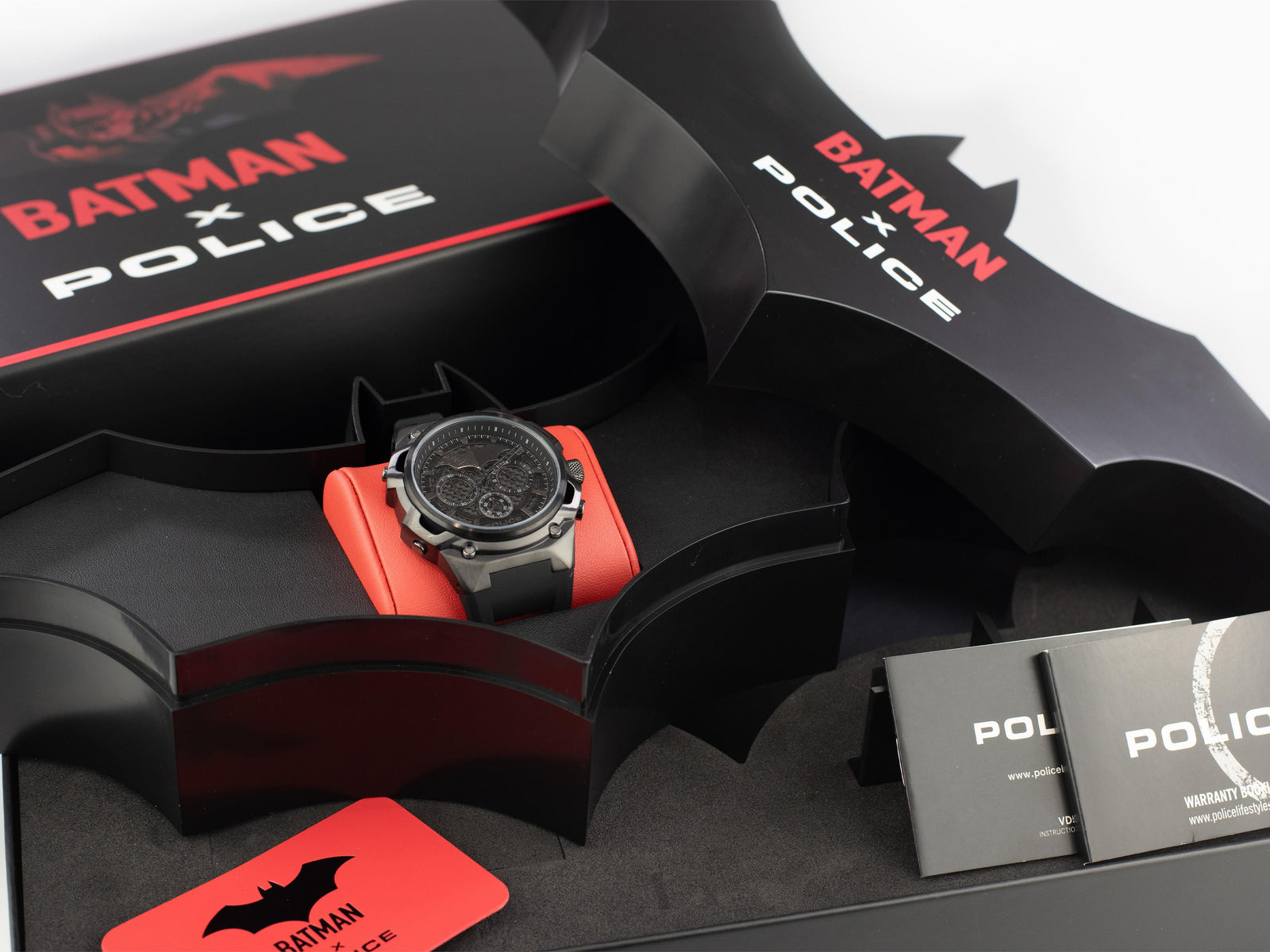 Police Crusader Quartz Watch & Batarang Bracelet Set Limited Ed. PEWGQ0089901