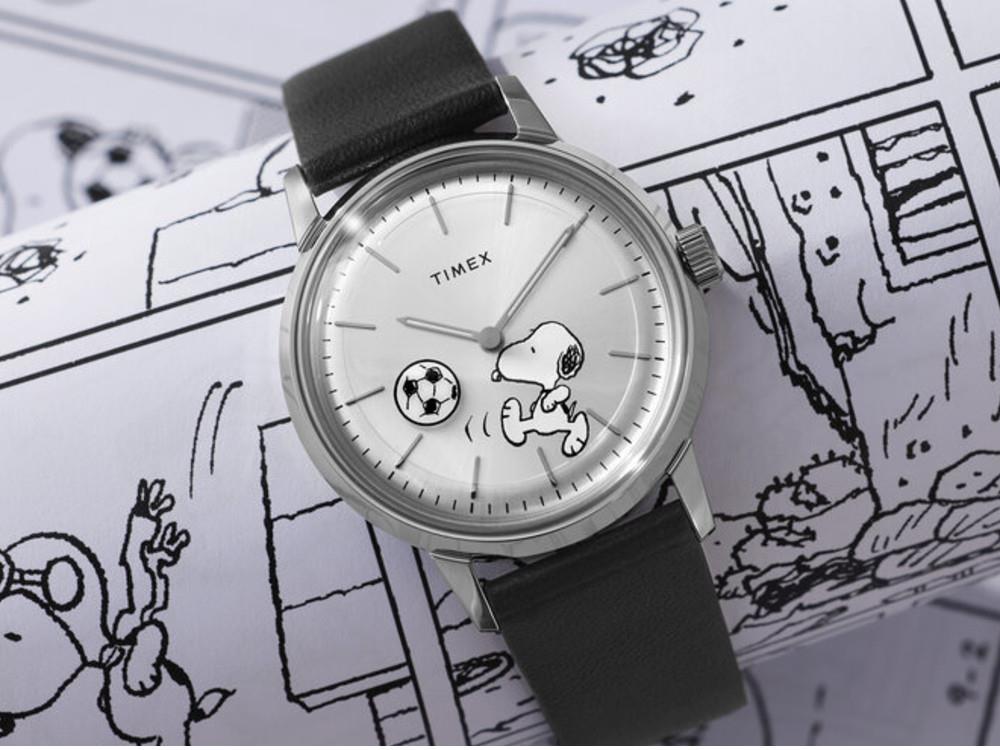 Timex Marlin Peanuts x Football/Soccer Automatic Watch, Silver, 40 mm, TW2Y53800