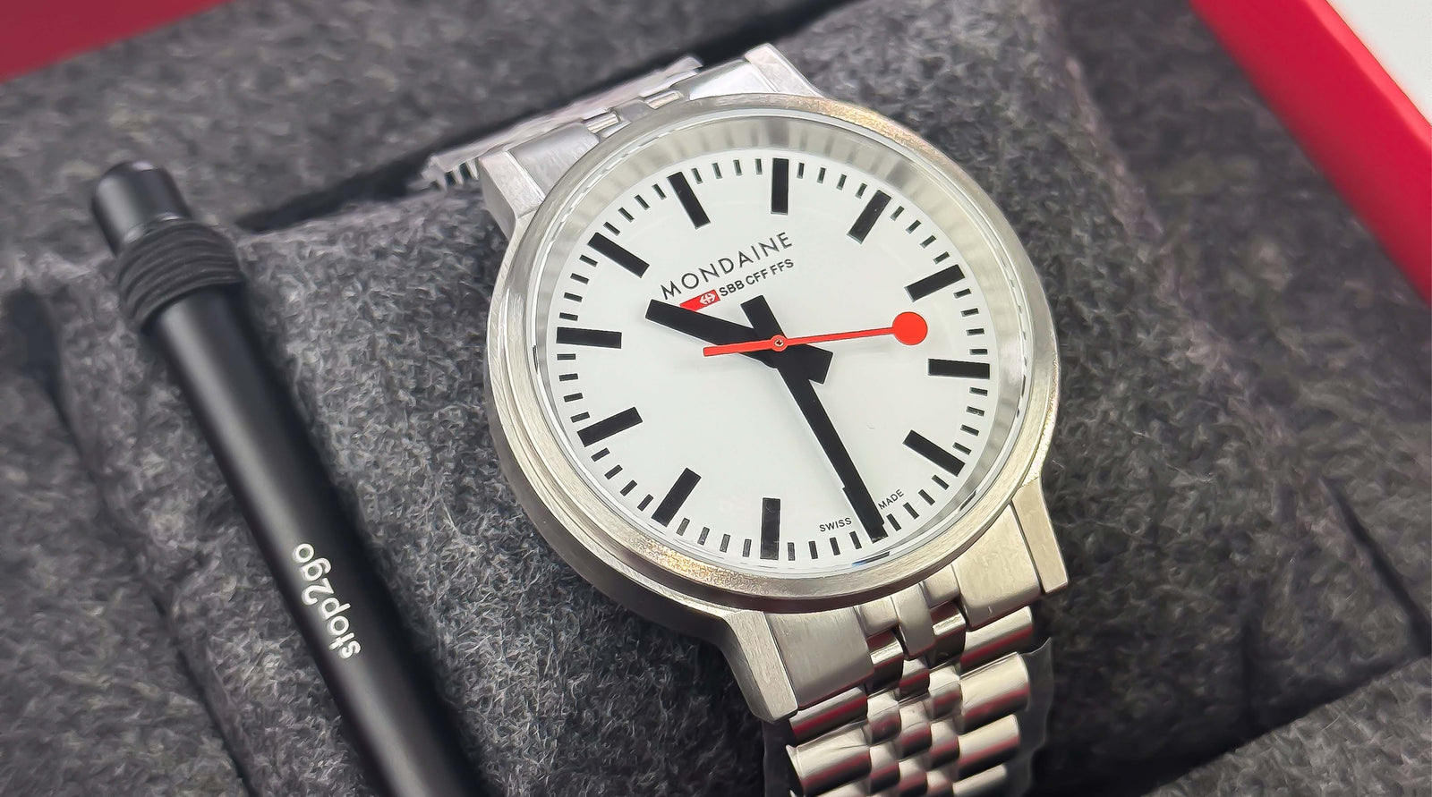 How to set the time on the Mondaine Stop2Go watch