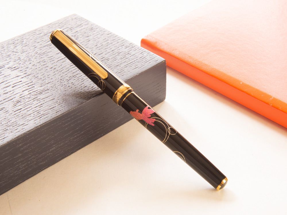 Platinum Kanazawa Maki-e Gold Fish F. Pen, Resin and urushi lacquer