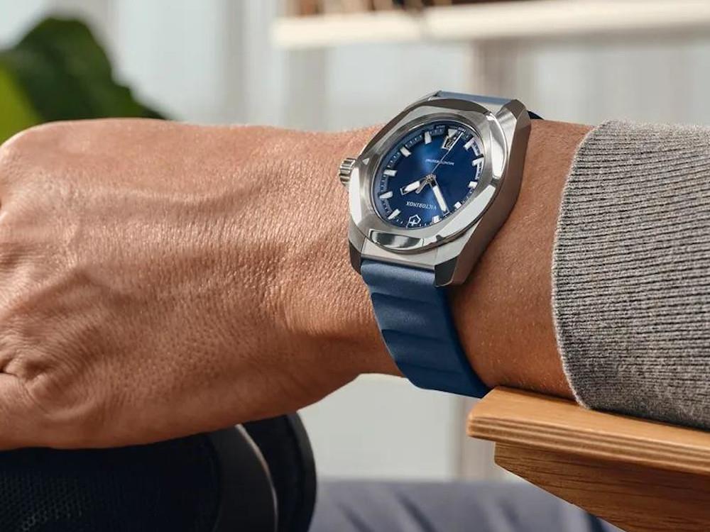 Victorinox I.N.O.X. Quartz Watch, Blue, 41 mm, V242084