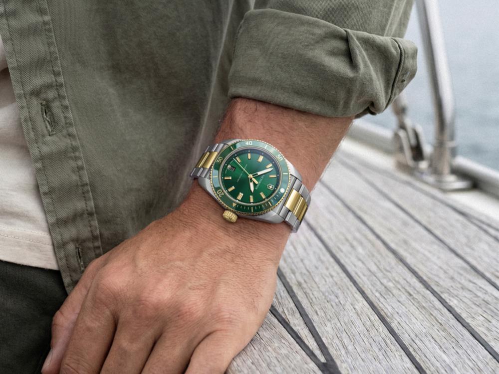 Victorinox Maverick Quartz Watch, Stainless Steel 316L, Green, 39 mm, V242101