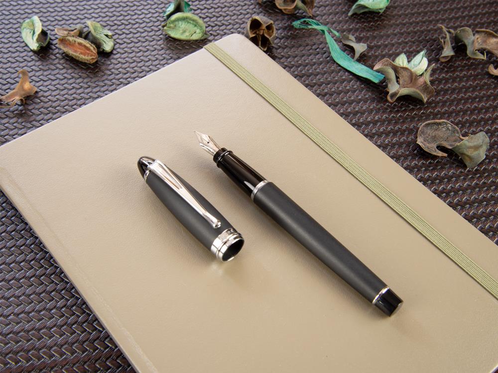 Aurora Ipsilon Fountain Pen, Black Resin, Chrome trim, B10N